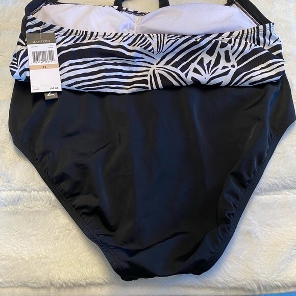 Jantzen black and white one piece swim suit - Picture 3 of 5